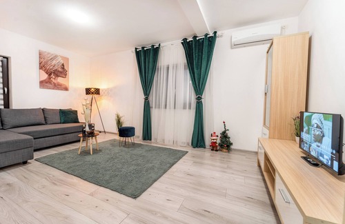 Giroc Apartment | Chic 1-bedroom apartment with AC, WiFi in cool GirocnApartament Sophia