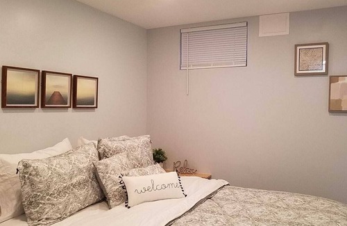 Centereach Apartment | Chic 1-bedroom with WiFi and AC, Centereach apartment near Stonybrook University
