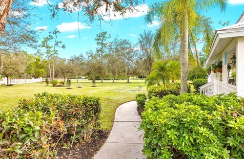 Biggar Apartment | Chic 1 BR private poolside suite sleeps 4
