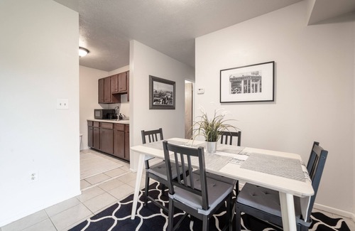 Mentor Apartment | Chic 1Bd Great for Professionals