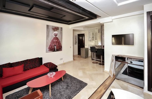 Bourgogne Apartment | Chic 1BR in Bourgogne