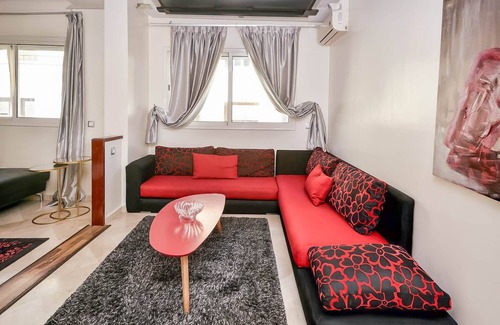 Bourgogne Apartment | Chic 1BR in Bourgogne