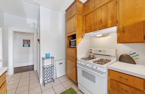 Charlotte Condo | Chic 1BR King Condo | Elizabeth-Plaza Midwood