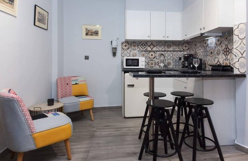 Kerameikos Apartment | Chic 2 Bd Metaxourgio Central Flat