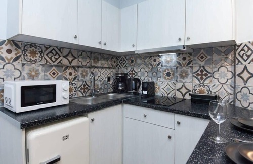 Kerameikos Apartment | Chic 2 Bd Metaxourgio Central Flat