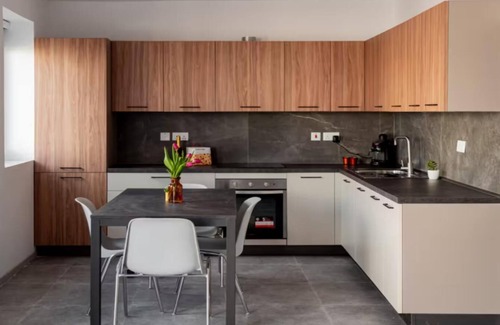 Gzira Apartment | Chic 2 Bed Apartment in Central Il Gżira