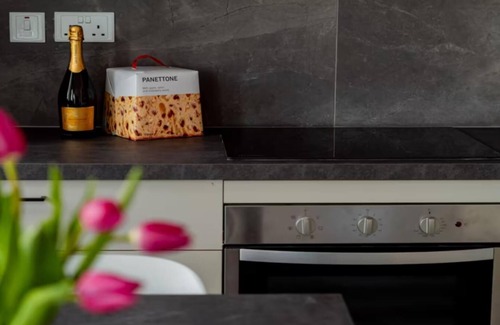 Gzira Apartment | Chic 2 Bed Apartment in Central Il Gżira