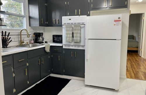 West Hempstead Apartment | Chic 2-Bed Apt Free Wi-Fi/King Bed/Parking & Mid-Century Charm
