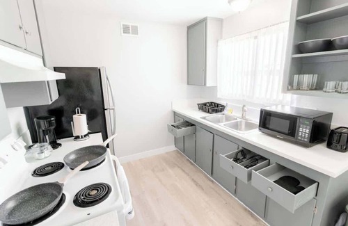 Las Vegas House | Chic 2-Bed Oasis, Sleeps 6! Minutes From Strip!