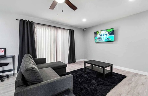 Las Vegas House | Chic 2-Bed Oasis, Sleeps 6! Minutes From Strip!