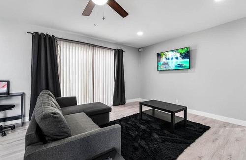 Las Vegas House | Chic 2-Bed Oasis Sleeps 6! Minutes From Strip!