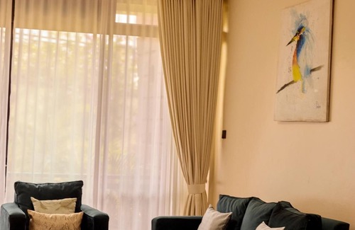 Kampala Apartment | Chic 2-bedroom apartment with WiFi, AC in awesome Bwebajja 003