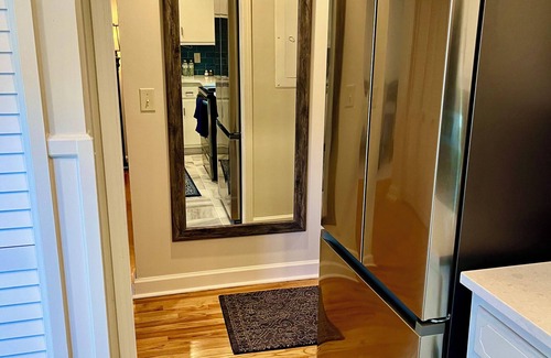 Charleston Apartment | Chic 2-bedroom corporate apt with riverviews in Downtown Historic Charleston