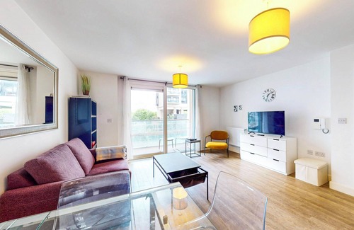 Mildmay Apartment | Chic 2Bed APT - 4 Mins To Dalston Junction Station
