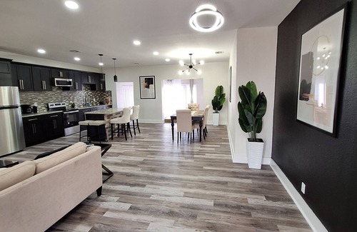Freeport House | Chic 2BR/2BA Retreat: Modern Comfort & Style, Near the Beach