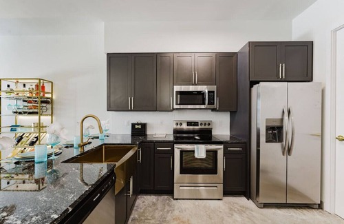 Fort Lauderdale Apartment | Chic 2BR, Beachside Escape for Families in FLL!