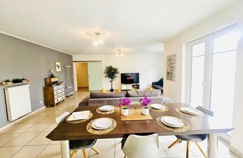 Gare Apartment | Chic 2BR easy access to the train station-2b