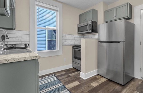 Franklin Park House | Chic❤️2BR near DT, 8 min walk to Franklin Park/Conservatory/Trolley District