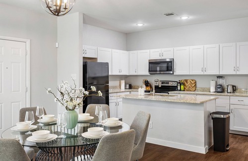 Dallas House | Chic 3BR Stay Mins to Downtown & Uptown