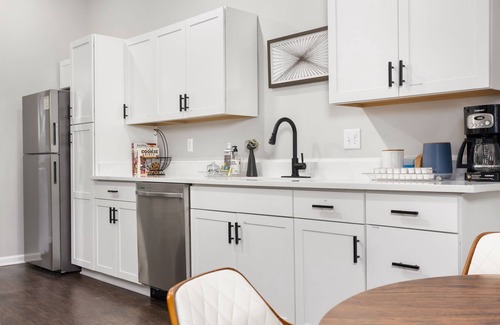 Fountain Square House | Chic 3BR w/Fire Pit & Private Yard