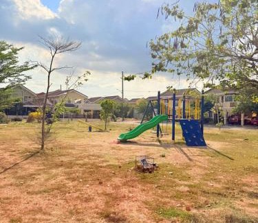 Calumpit House | Chic 4BR 15 Pax Euro-Inspired Home, Malolos