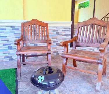 Calumpit House | Chic 4BR 15 Pax Euro-Inspired Home, Malolos