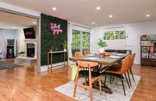 Placentia House | Chic 4BR Entertainer / Arcade / CLOSE to Disney