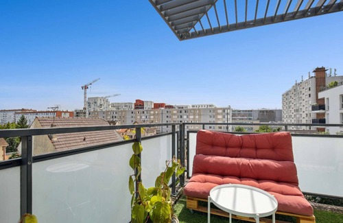 Bezons Apartment | Chic and comfortable apart with Parking and balcony