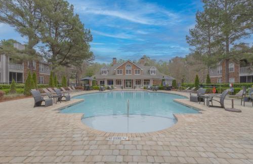 Durham Apartment | Chic and Comfy 2 BD, 2 Bath with Pool View, Pets Welcome