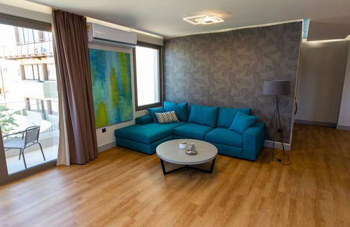 Heraklion House | Chic and minimal loft with sea view