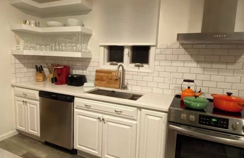 Bristol Apartment | Chic apartment in historic home in the heart of beautiful Bristol