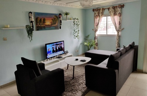 Yaounde Apartment | Chic apartment in the heart of Dtwn Ydé FREE WiFI