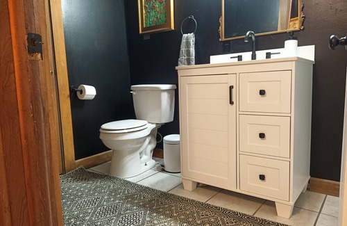 Gnaw Bone Apartment | Chic Apartment Suite located in Nashville, IN