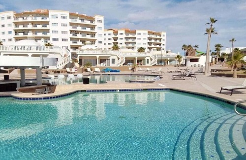 Ferrocarrilera Apartment | Chic apartment with AC, WiFi, fitness room in fabulous Puerto Peñasco
