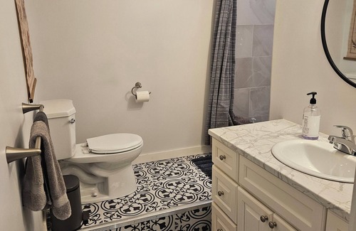 Orillia Apartment | Chic apartment with AC and WiFi in serene Orillia