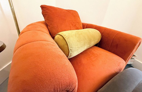 Central Business District Apartment | Chic Balcony Studio in Newark