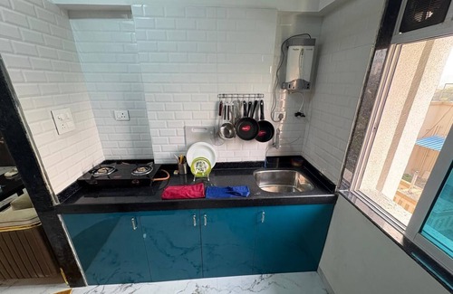 Bandra West Apartment | Chic Bandra West Hideaway: Cozy 1-Bedroom Retreat in the Heart of Mumbai