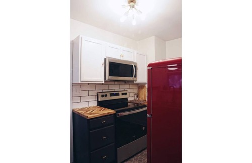 Wichita House | Chic Bungalow Located In The Heart Of Wichita
