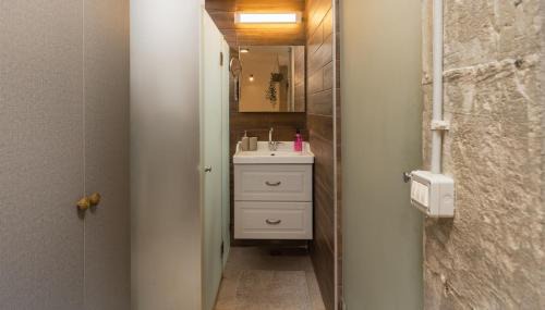 Florentin Apartment | Chic Central TLV Studio