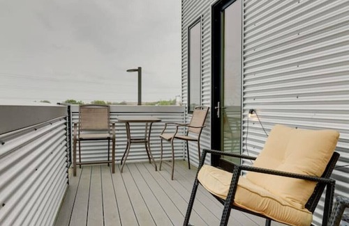 South Nashville Condo | Chic Condo: 2mi to Downtown, Sleeps 8+, by Geodis