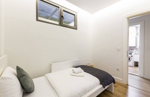 Macka Apartment | Chic, Cozy Apartment with Garden in Besiktas