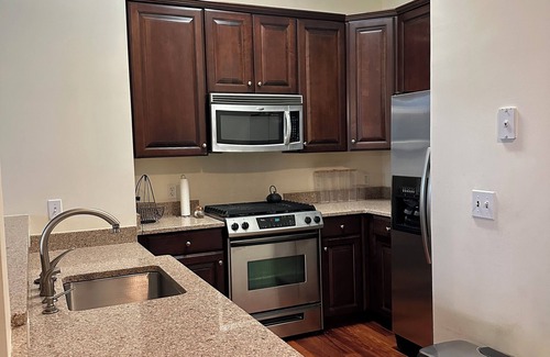 Hackensack River Waterfront Apartment | Chic & Cozy Condo - Ideal for Traveling Professionals - 30 Mins to NYC