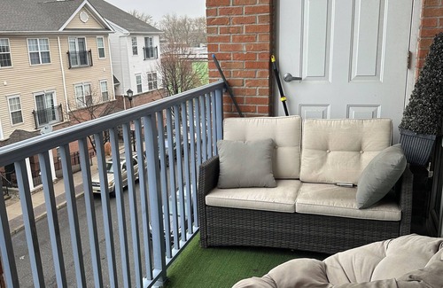 Hackensack River Waterfront Apartment | Chic & Cozy Condo - Ideal for Traveling Professionals - 30 Mins to NYC