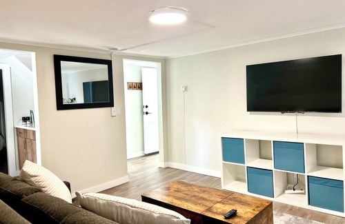 Renton Apartment | Chic, Cozy & New! Great location, Street Parking with AC
