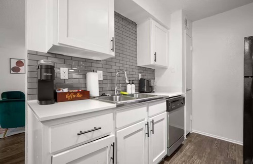 Zilker House | Chic & Cozy Zilker Park 2BR Walkable & Stylish