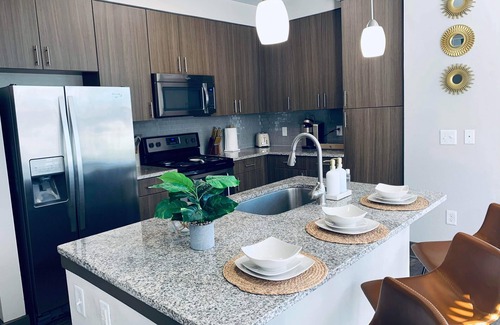 Washington Ave./ Memorial Park Apartment | Chic Double Master 2BR 2BA │ Houston with pool (Pet Friendly)