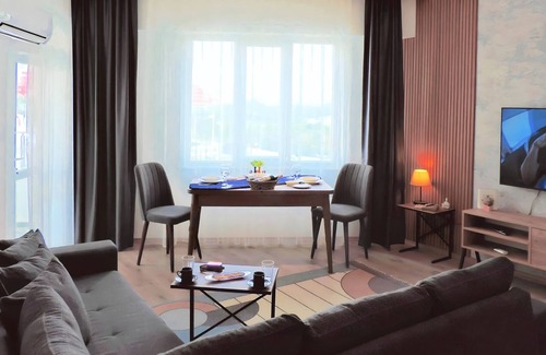 Lara Apartment | Chic Flat 10 min to Lara Beach in Antalya