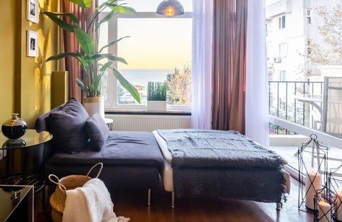 Moda Apartment | Chic Flat with Balcony near Moda Shore