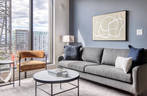 Golden Triangle Apartment | Chic Golden Triangle 2BR w/ Pool, Gym & W/D, next to Park, by Blueground
