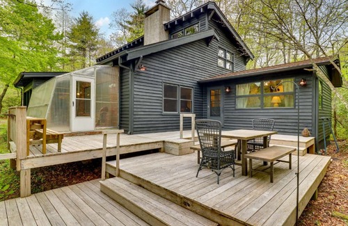 Highlands House | Chic Highlands Cabin Retreat with Deck and Office!